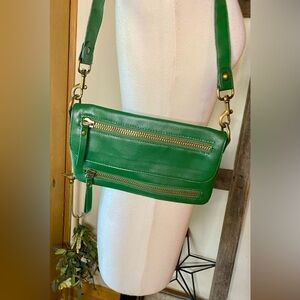 💥Hollywood Intuition by Jaye Hersh faux leather shoulder bag💥 NWOT